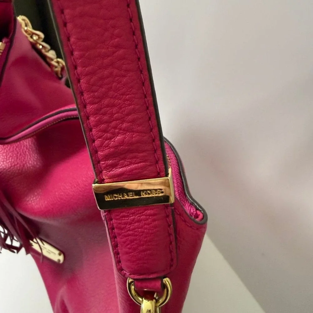 RARE Michael Kors Fuchsia Pebbled Leather Chain Hobo Shoulder Bag Gold Hardware